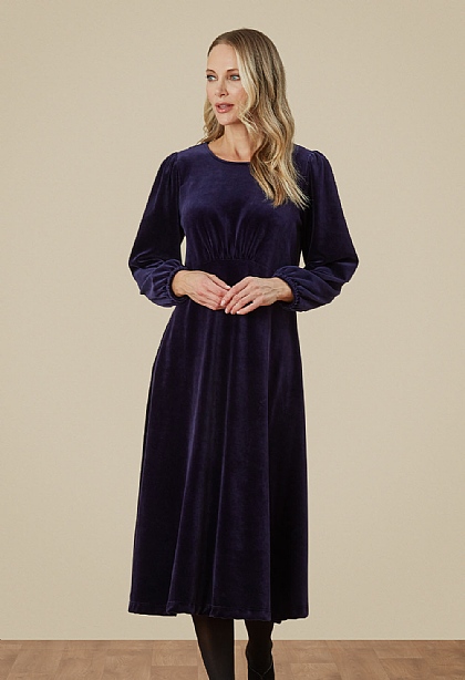 Rubekia Velvet Dress